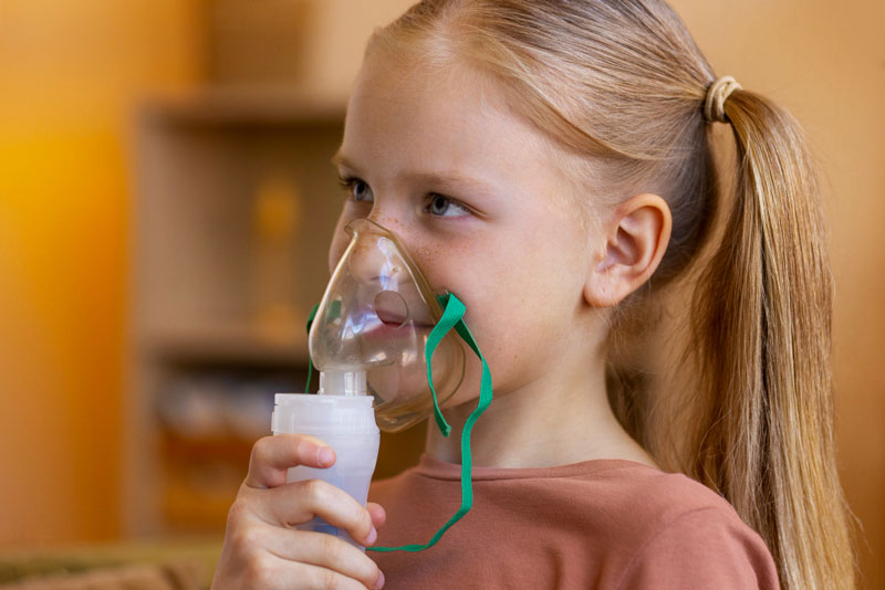 Mặt nạ xông khí dung cần vừa vặn với khuôn mặt của trẻ