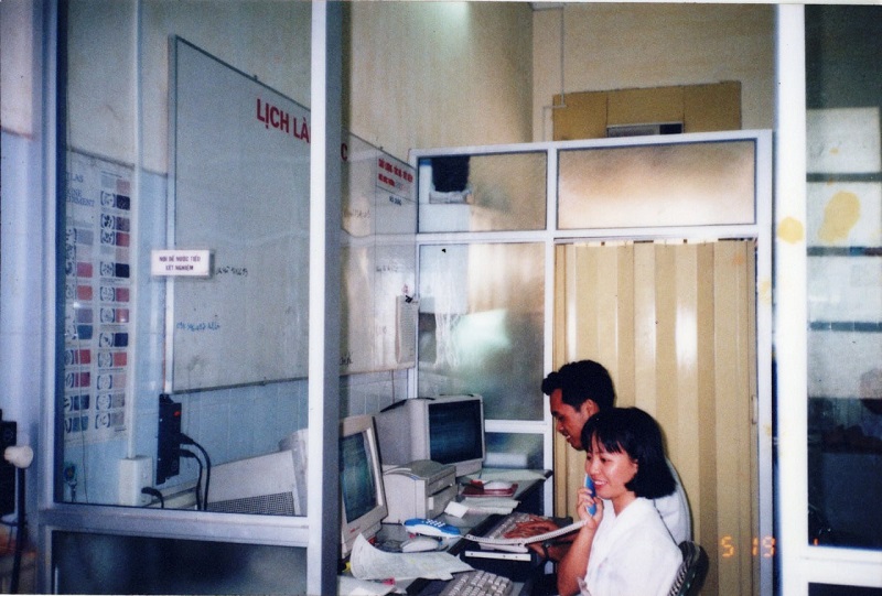 Anh Đoàn Văn Thuyết và chị Nguyễn Thị Minh Hạnh tại trụ sở Hàng Quạt.