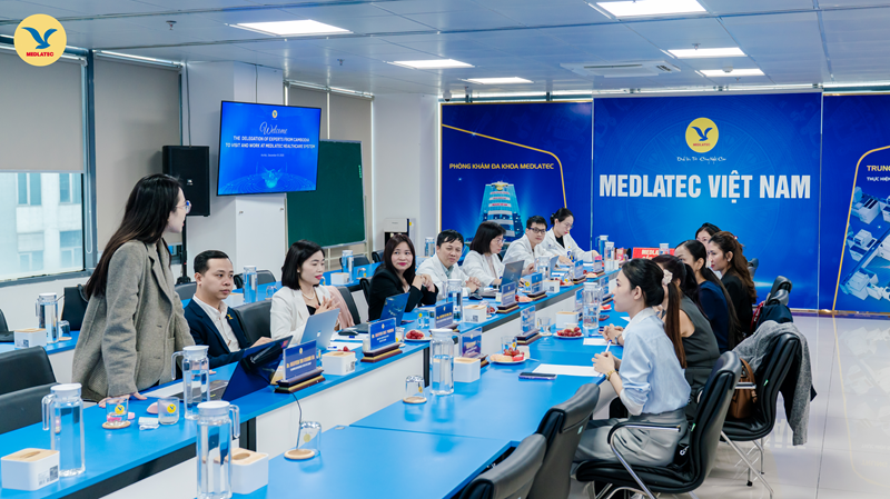 Toàn cảnh buổi làm việc giữa Hệ thống Y tế MEDLATEC và đoàn chuyên gia Sản - Phụ khoa đến từ Campuchia