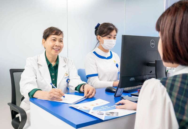 Để hạn chế tối đa các biến chứng có thể xảy ra, chị em cần chủ động thăm khám sớm nếu có dấu hiệu bất thường