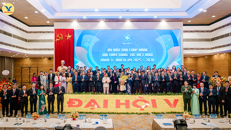 Các thành viên tham gia Ban Chấp hành Trung ương Hội Thầy thuốc trẻ Việt Nam khóa V 