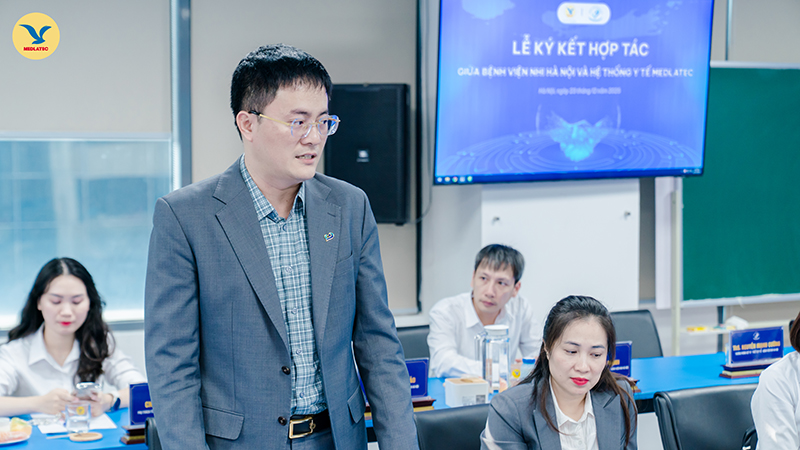 TS.BS Ngô Quang Hùng - Giám đốc Bệnh viện Nhi Hà Nội phát biểu tại buổi lễ