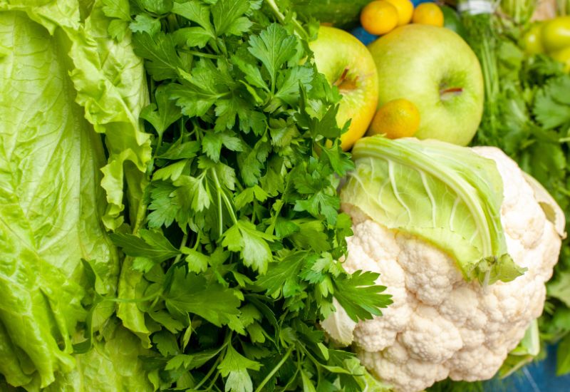 Chế độ ăn uống nhiều rau xanh giúp hạn chế các bệnh về tiêu hóa