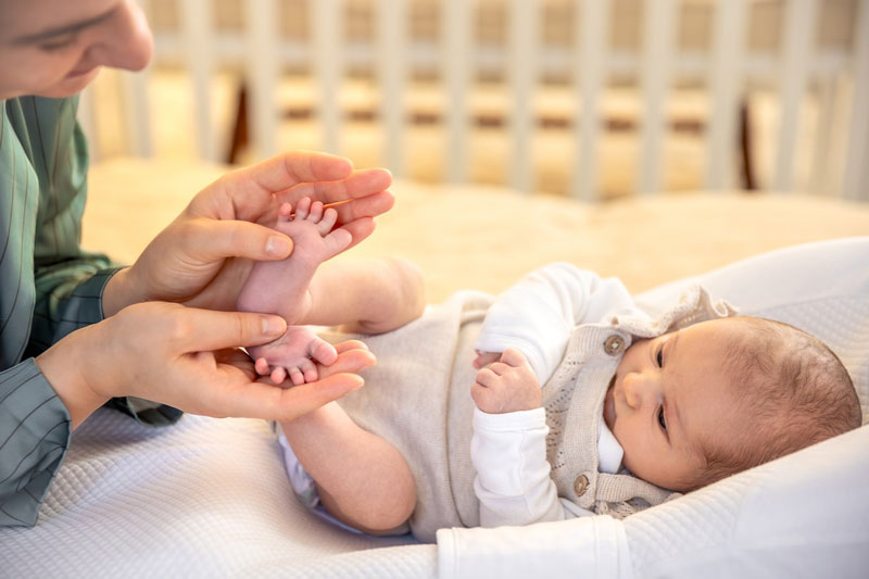 Trẻ tạo ra được những âm thanh cơ bản, có sắc thái