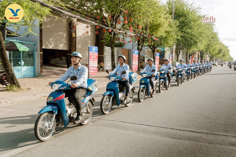 Dịch vụ lấy mẫu xét nghiệm tận nơi luôn sẵn sàng phục vụ người dân miền Tây