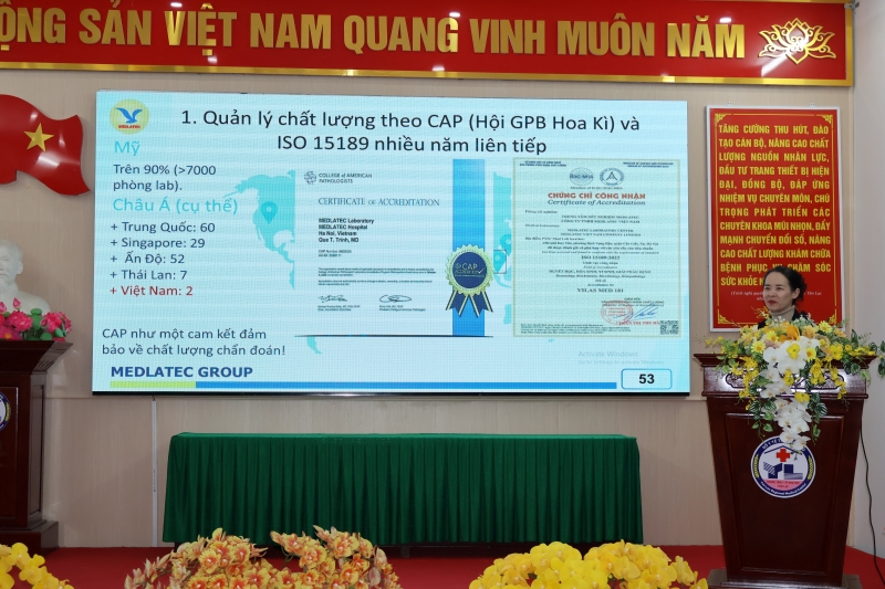 BSCKI. Hoàng Bích Lương trình bày bài báo cáo với chủ đề 