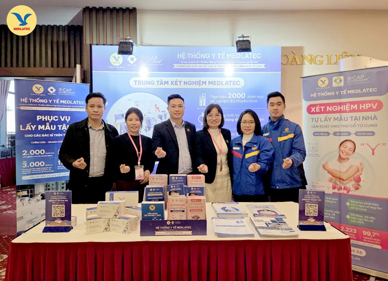 Gian hàng giới thiệu sản phẩm dịch vụ của MEDLATEC tại Hội nghị