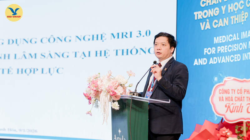Trung tâm Chẩn đoán hình ảnh MEDLATEC đã mang tới báo cáo với chủ đề: “Triển vọng ứng dụng công nghệ MRI 3.0 tại Hệ thống y tế Hợp Lực” 
