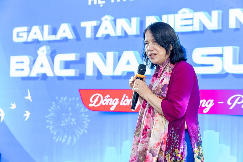 Cô Võ Thị Ngọc Lan – Chủ tịch HĐQT, người phụ nữ luôn ân cần dặn dò về tinh thần Đức – Năng – Hăng – Chuẩn trong từng công việc.