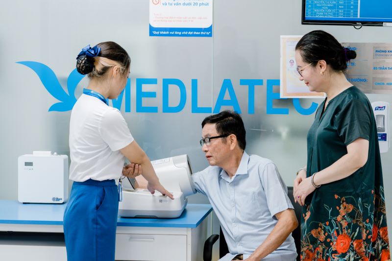 Bạn nên đi khám nếu gặp phải các bất thường như nhanh đói, nhanh khát, mệt mỏi kéo dài