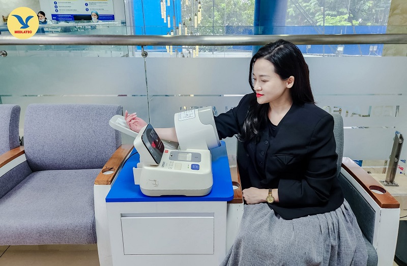 Kiểm tra sức khỏe cơ bản trước khi tiến hành hiến máu