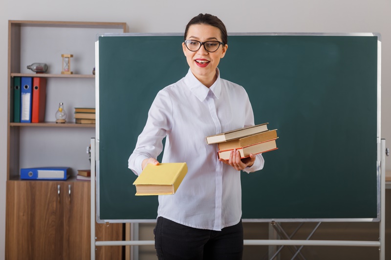 Giáo viên là đối tượng dễ bị phù nề dây thanh quản do thường xuyên phải nói to, nói nhiều