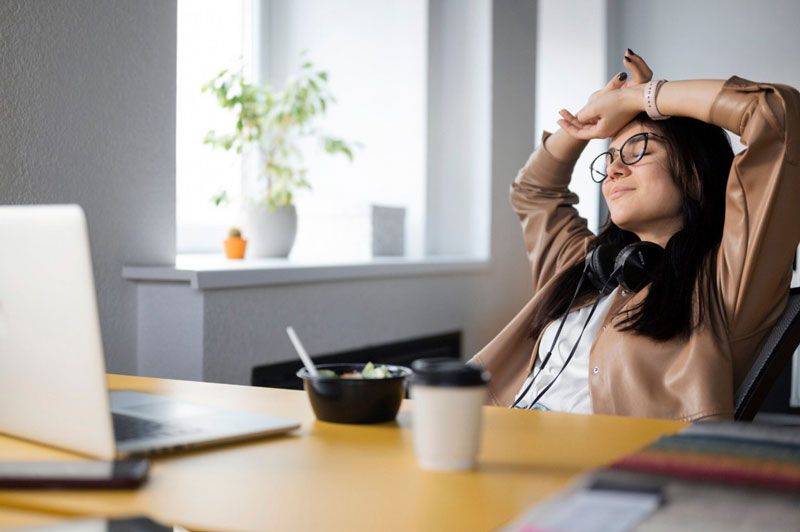 Môi trường ở, làm việc thoáng mát, hạn chế triệu chứng bốc hỏa