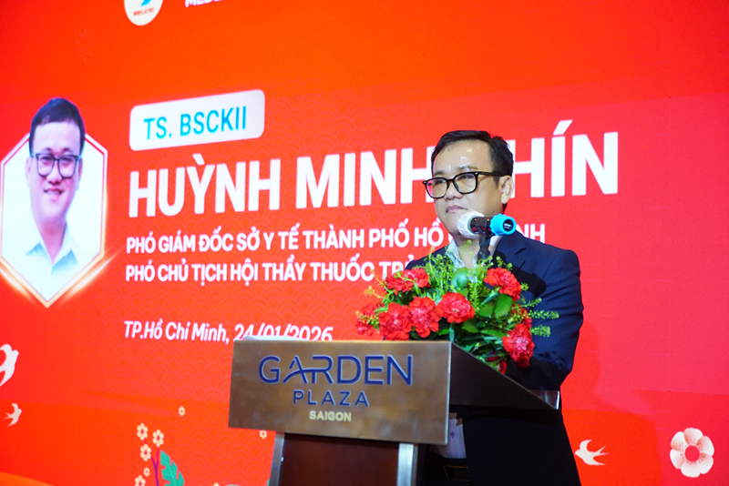 TS.BSCKII Huỳnh Minh Chín – Phó Giám đốc Sở Y tế TP. Hồ Chí Minh, Phó Chủ tịch Hội Thầy thuốc Trẻ Việt Nam phát biểu tại buổi lễ