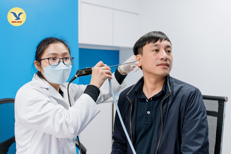 Khách hàng nội soi tai tại MEDLATEC