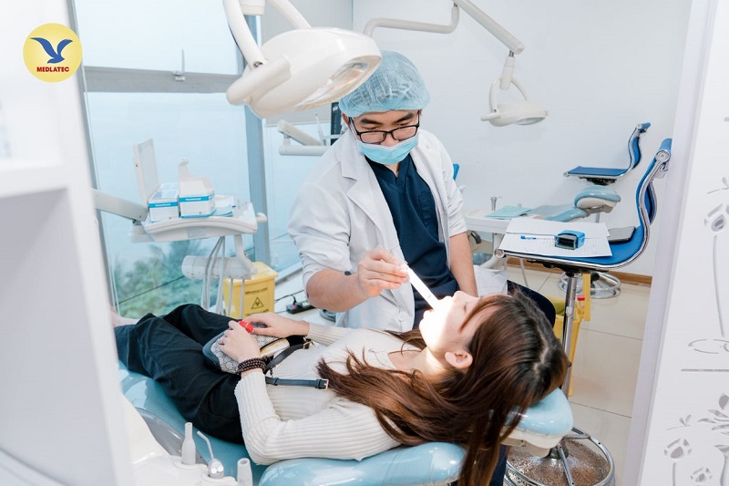 Khám răng định kỳ giúp đảm bảo hiệu quả bọc răng sứ