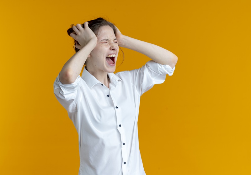 Cảm xúc là phản ứng của một người với sự vật, sự việc xung quanh