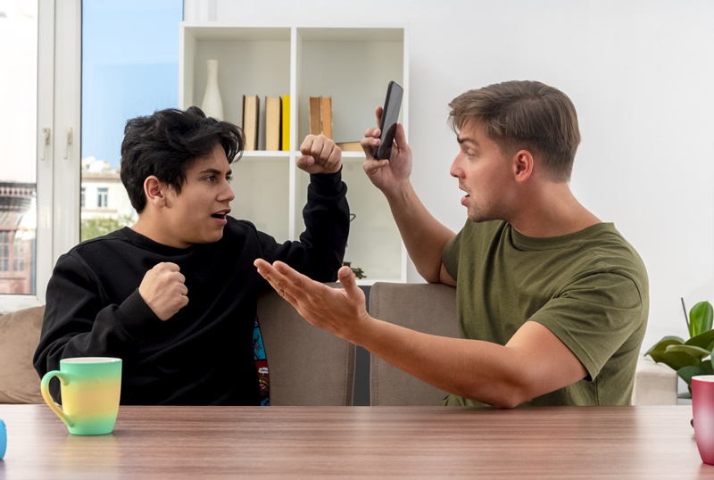 Mất kiểm soát cảm xúc có thể gây ảnh hưởng đến các mối quan hệ xã hội