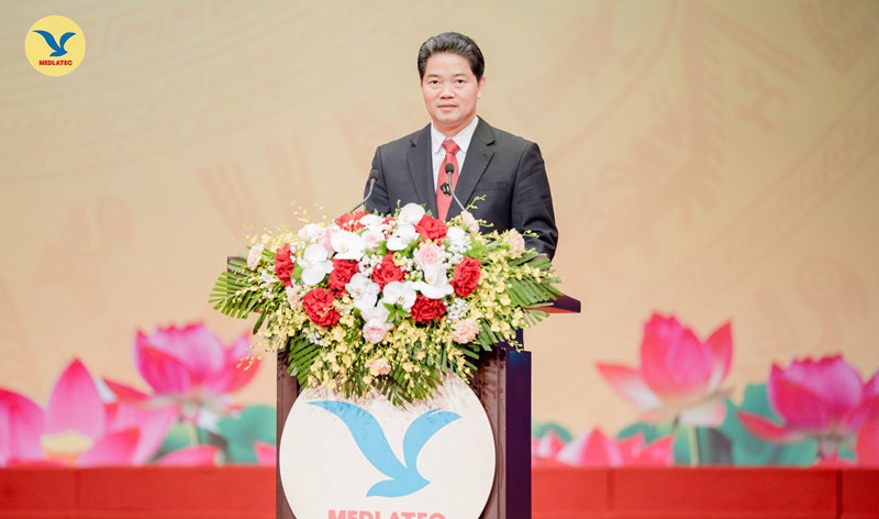 Thứ trưởng Thường trực Bộ Y tế Vũ Mạnh Hà phát biểu tại buổi lễ