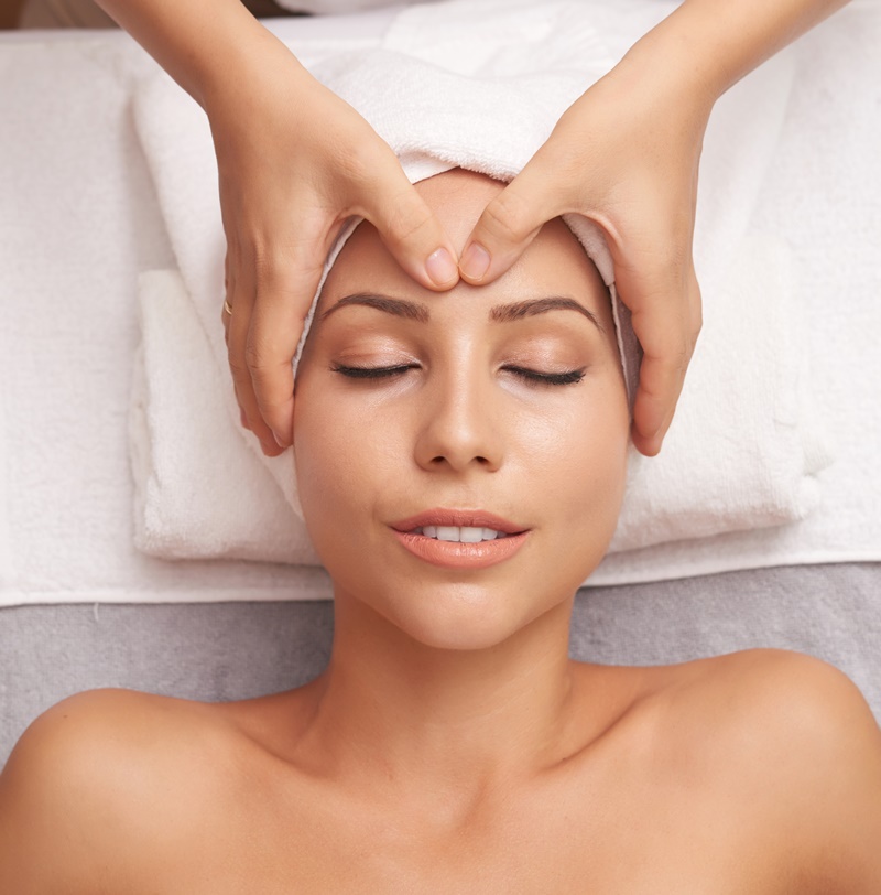 Có rất nhiều huyệt đạo trên mặt