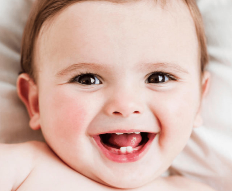 Trẻ sơ sinh mọc răng khoảng bao lâu?