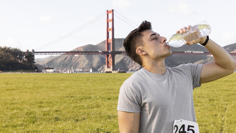 Nước bổ sung điện giải có thể giúp bạn bù điện giải hiệu quả