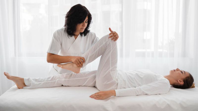 Bệnh nhân tập phục hồi sau phẫu thuật