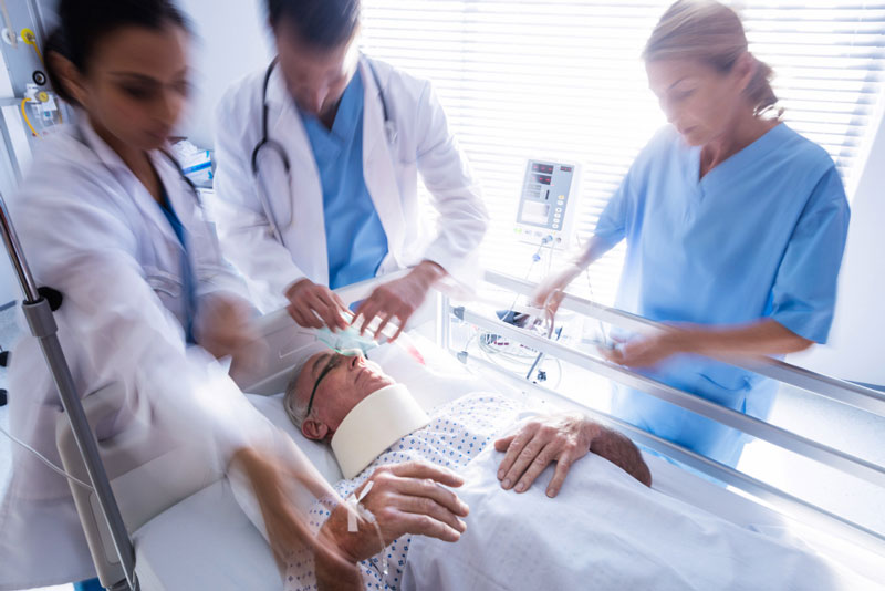 Người bị dị ứng thuốc tây nghiêm trọng cần được đưa đến cơ sở y tế càng sớm càng tốt