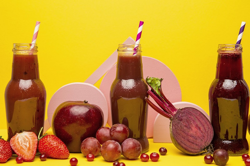 Kết hợp củ dền với các loại trái cây khác giúp bổ sung dinh dưỡng cho đồ uống