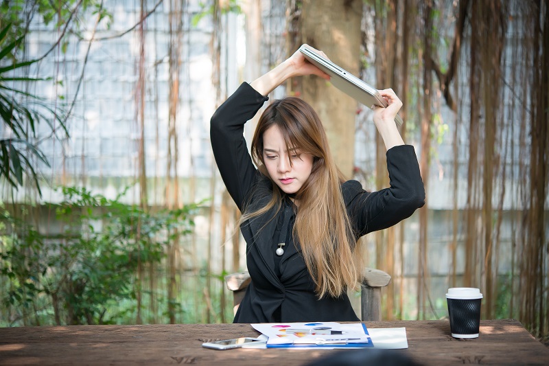 Chịu áp lực tinh thần trong thời gian dài dễ gây nên tình trạng overthinking