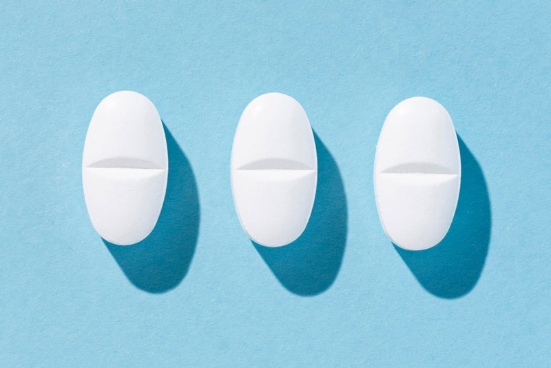 Thành phần của thuốc đặt phụ khoa có thể gồm kháng sinh hoặc Dequalinium chloride