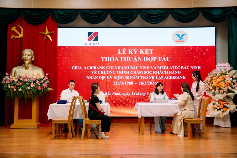 Đội ngũ cán bộ nhân viên Agribank Bắc Ninh trực tiếp thực hiện kiểm tra sức khỏe tại chương trình 