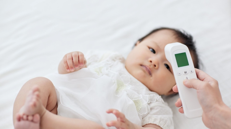 Nhiễm trùng là nguyên nhân phổ biến gây sốt ở trẻ nhỏ