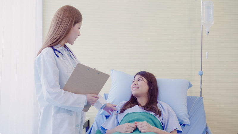 Chị em cần nghỉ ngơi sau phẫu thuật