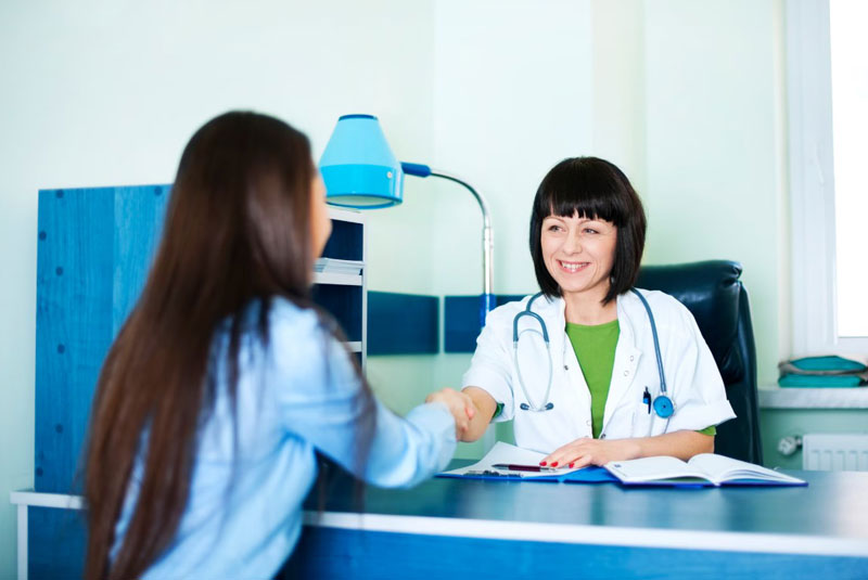 Tái khám theo lịch hẹn là điều người bệnh cần tuân thủ