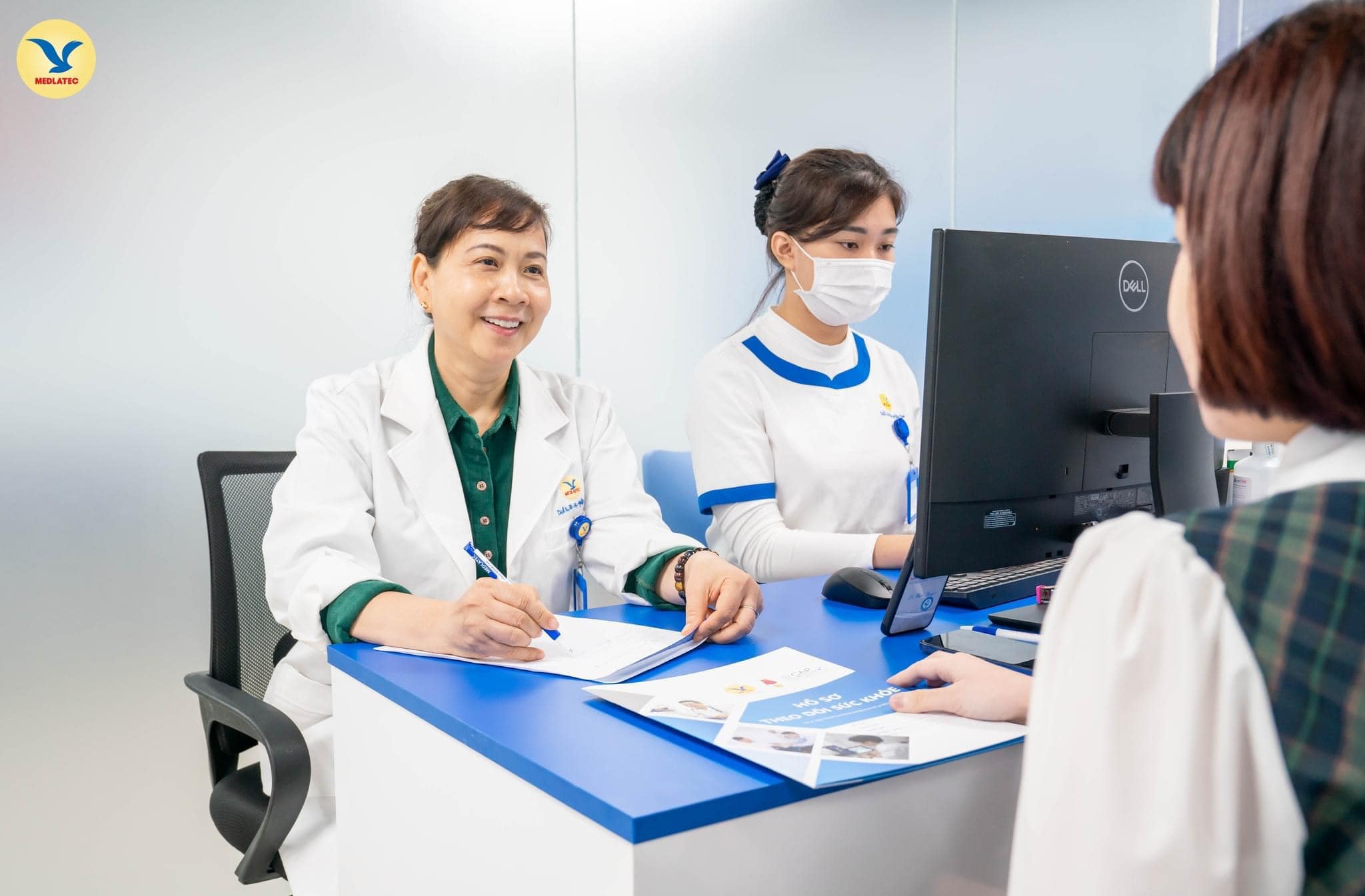 MEDLATEC được đông đảo chị em phụ nữ tin tưởng lựa chọn làm nơi thăm khám các bệnh về rối loạn nội tiết 