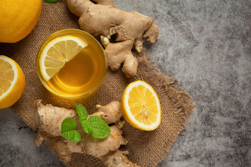 Nước chanh gừng giúp làm loãng đờm nhanh, sạch họng và giảm ho tốt