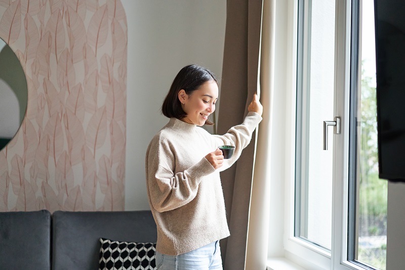 Vào những ngày nồm, bạn nên đóng kín cửa, đặc biệt vào sáng sớm và ban đêm