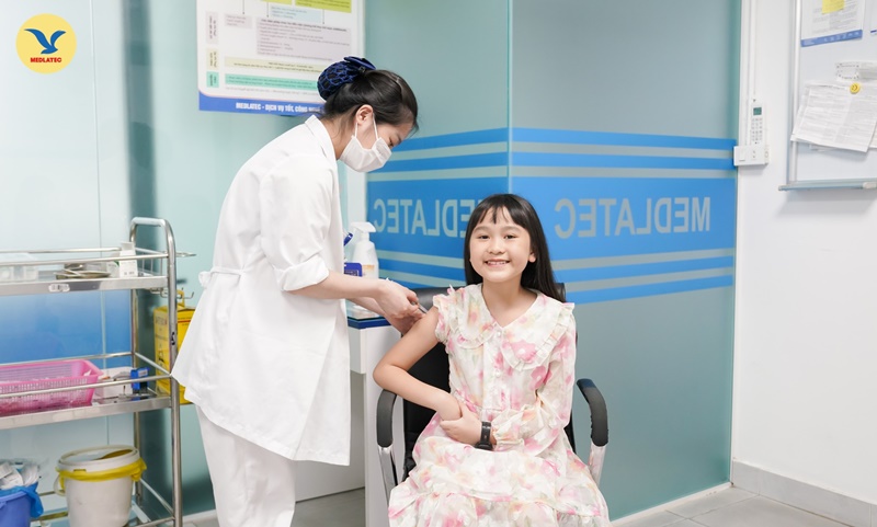 Tiêm vắc xin cúm giúp phòng ngừa cúm mùa và nguy cơ biến chứng ở trẻ