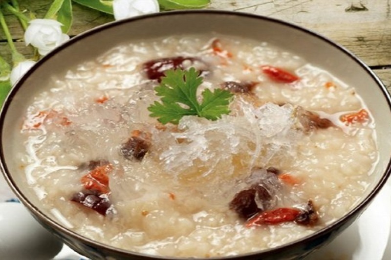 Cháo yến sào giúp hệ tiêu hóa của trẻ dễ hấp thụ dưỡng chất hơn