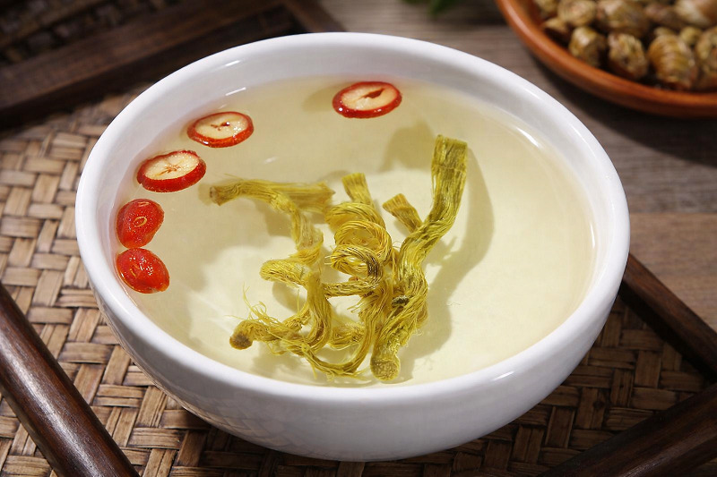 Nhiều người dùng thạch hộc để hãm trà uống hàng ngày