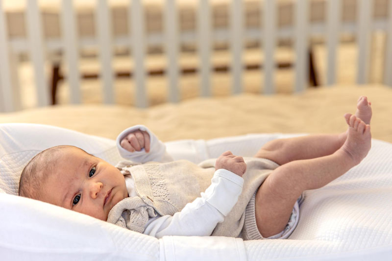 Trẻ từ 3 tháng tuổi có thể sử dụng gối lõm khi đi ngủ