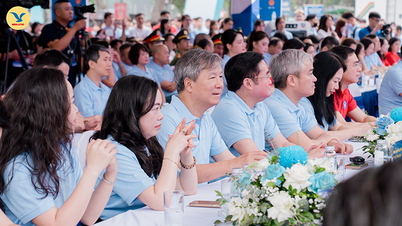 Bên cạnh các Bệnh viện công lập uy tín, MEDLATEC là đơn vị y tế tư nhân duy nhất tham gia sự kiện này. Trong ảnh: GS.AHLĐ Nguyễn Anh Trí - Đại biểu Quốc hội khóa XIV, XV; Ủy viên Ủy ban Văn hóa và Xã hội của Quốc hội; Thành viên Hội đồng tư vấn Chính sách của Thủ tướng Chính phủ; Chủ tịch Hội đồng cố vấn MEDLATEC GROUP tham dự chương trình