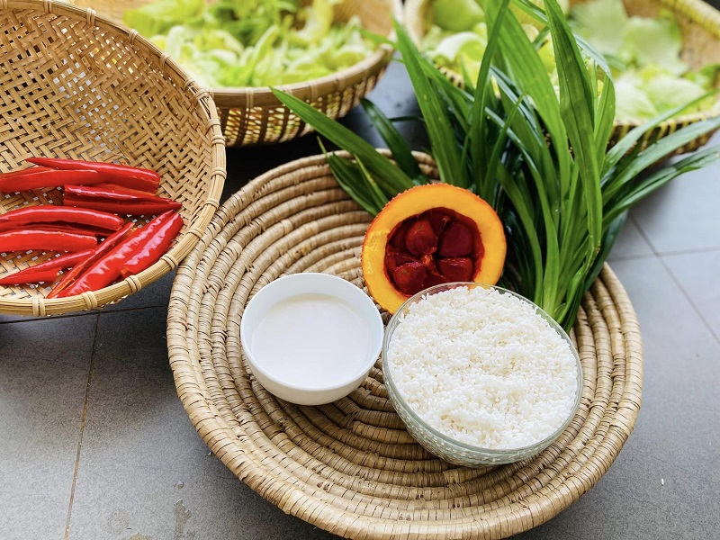 Phần thịt vàng quả gấc có thể dùng kết hợp với phần thịt đỏ để nấu xôi 