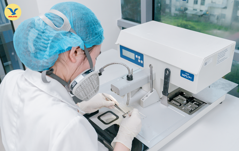 Xét nghiệm mô bệnh học và hóa mô miễn dịch là 