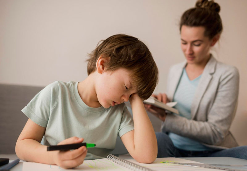 Cha mẹ cần kiên nhẫn giúp trẻ thay đổi hành vi từ từ