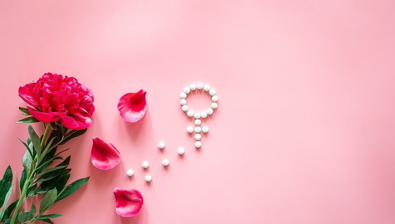 Thay đổi nội tiết tố cũng dễ khiến nữ giới bị ra khí hư loãng như nước