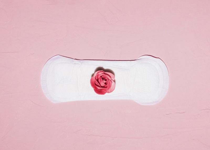 Trong tuần đầu mang thai, chị em cần thận trọng nếu vùng kín có dịch nhầy kèm máu đỏ tươi 