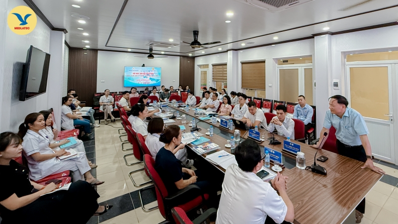 Toàn cảnh hội nghị được tổ chức tại Trung tâm Y tế khu vực Mai Châu 