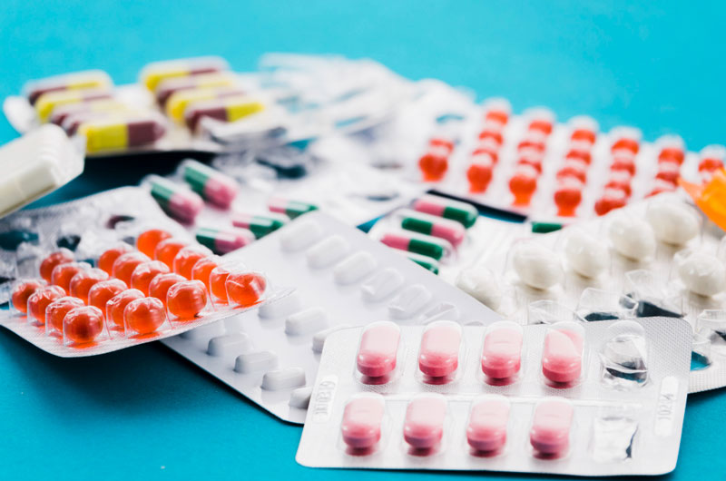 Plavix 75mg có thể tương tác với một số loại thuốc, khiến tác dụng phụ tăng về mức độ